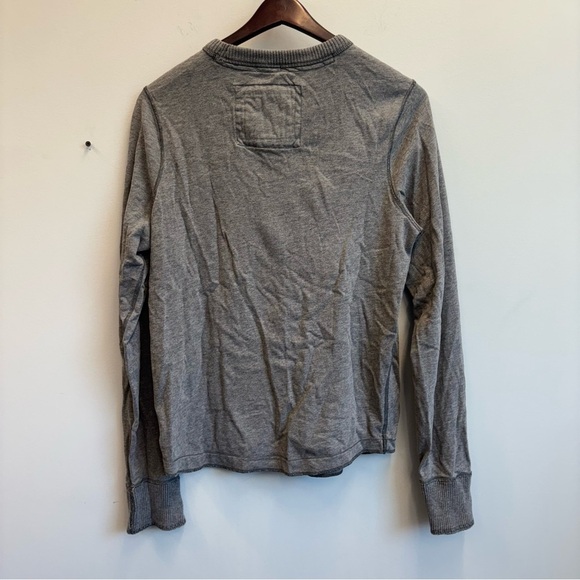 Abercrombie & Fitch Large Top Muscle Gray Long Sleeve - Picture 8 of 12
